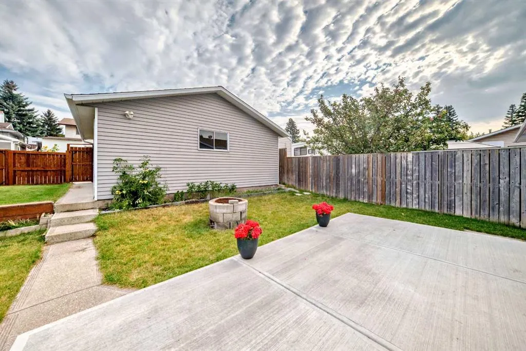 424 Rundlehill Way NE