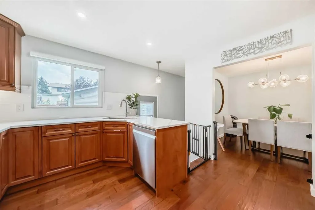 424 Rundlehill Way NE