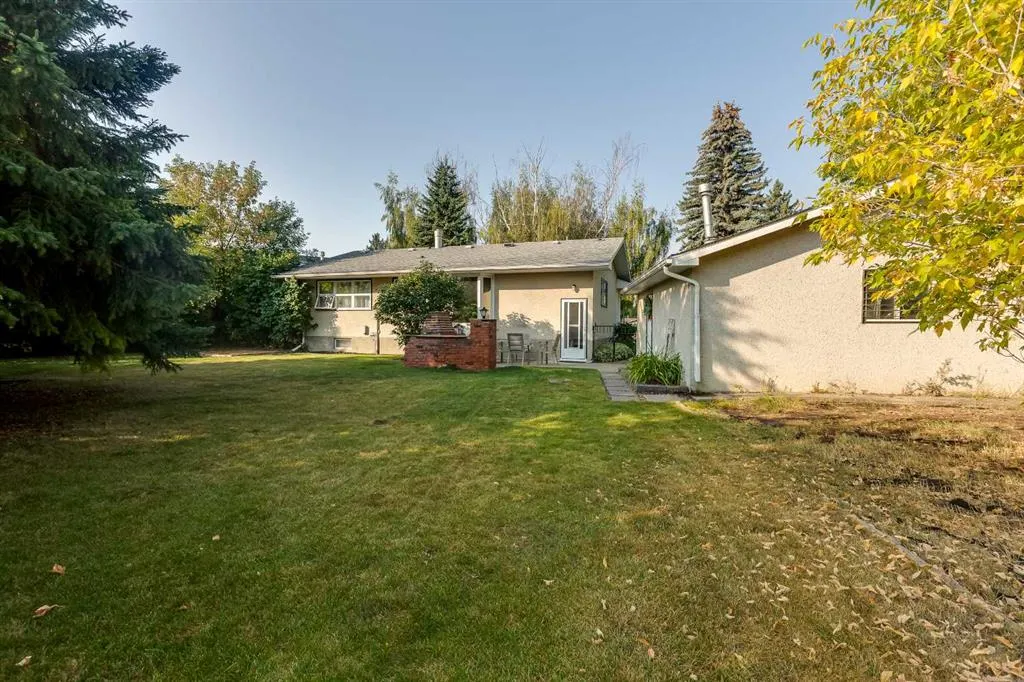 6 Standish Close