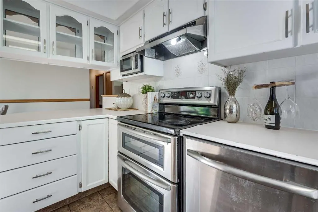 6 Standish Close