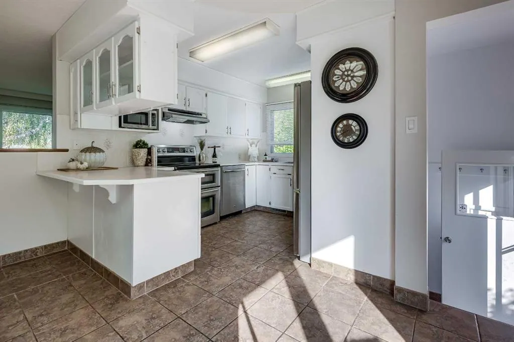 6 Standish Close