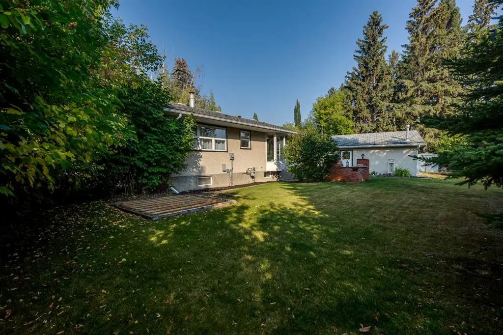 6 Standish Close