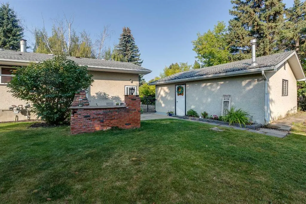 6 Standish Close