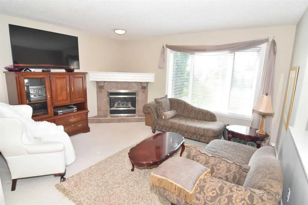 148 Scenic View Close NW