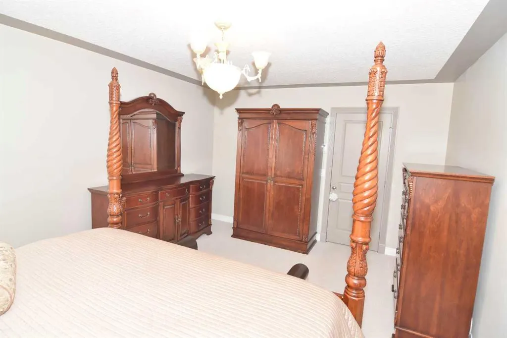 148 Scenic View Close NW