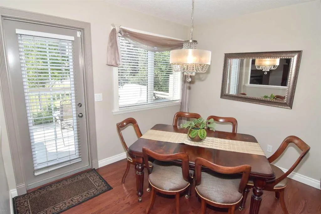 148 Scenic View Close NW