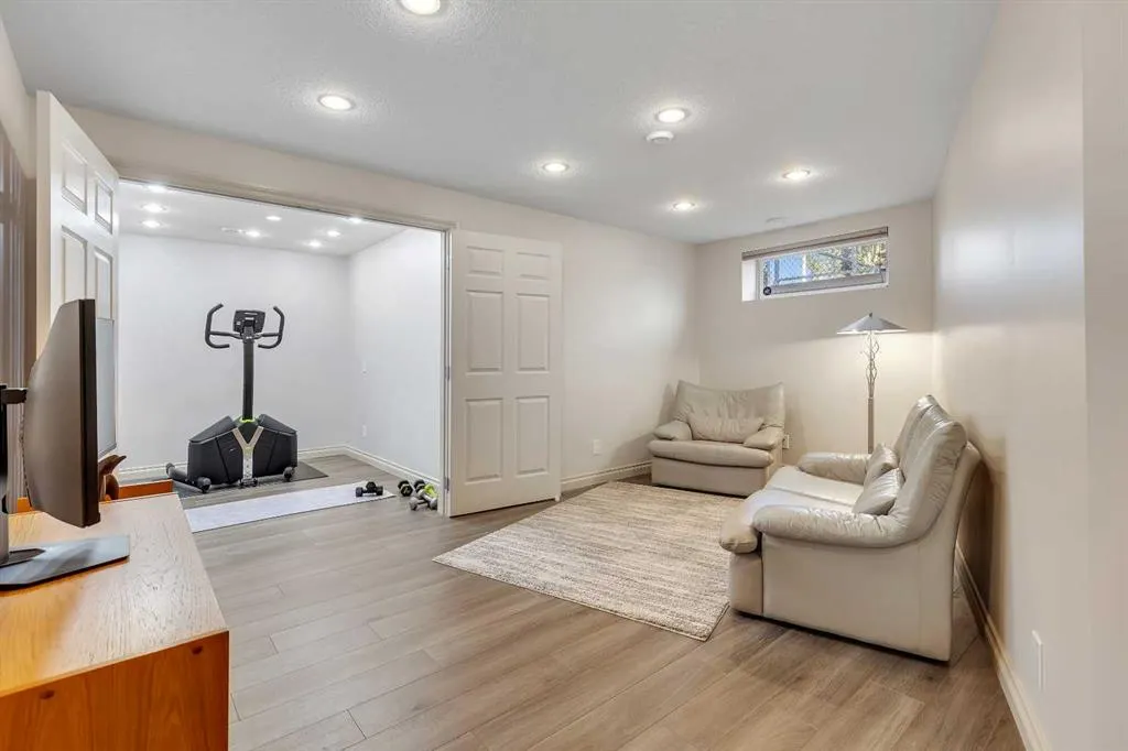 162 Harvest Grove Close NE
