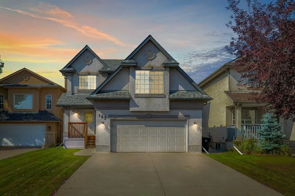 162 Harvest Grove Close NE