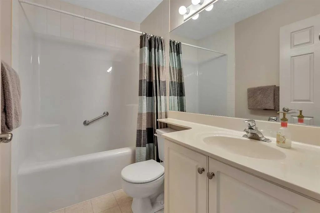 162 Harvest Grove Close NE