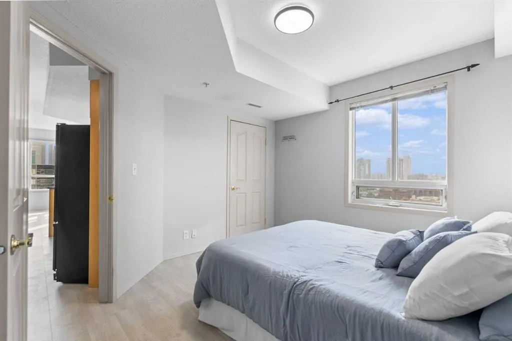 683 10 Street SW, #1204