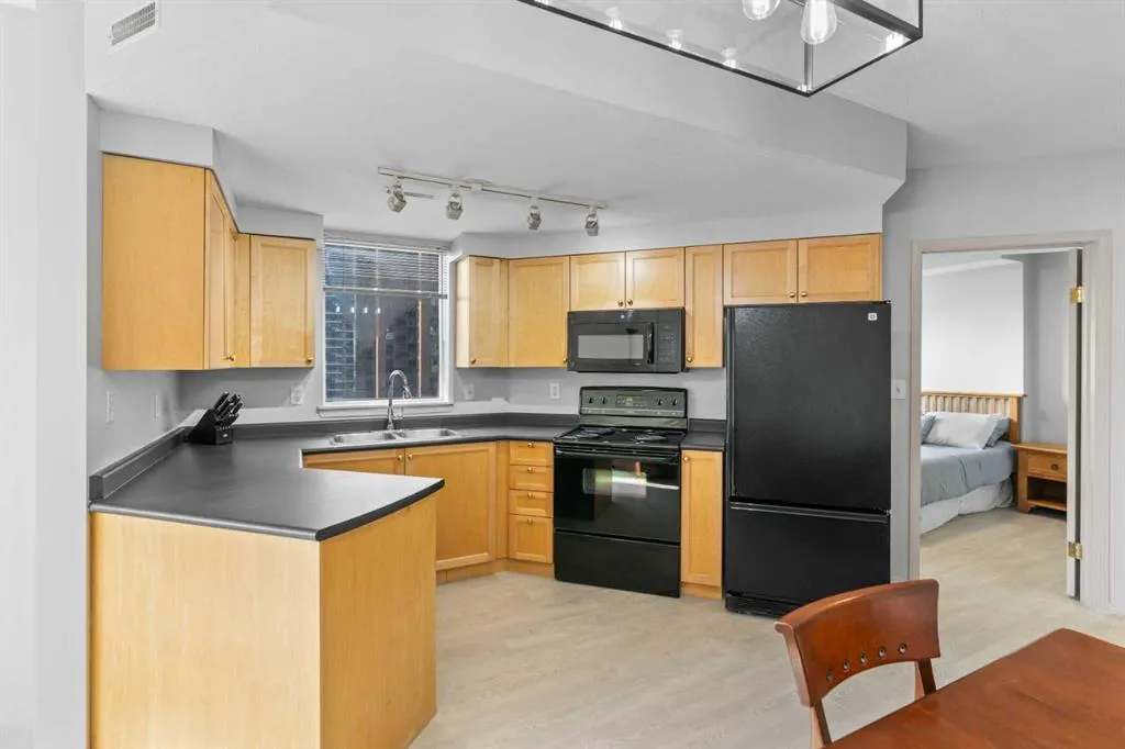 683 10 Street SW, #1204