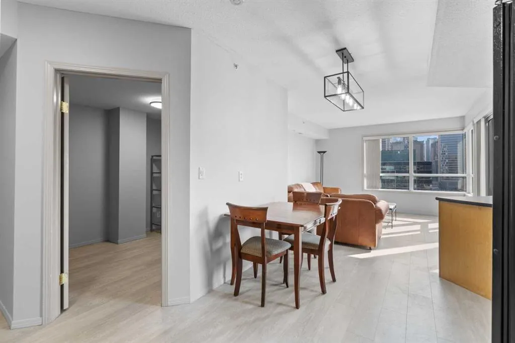 683 10 Street SW, #1204