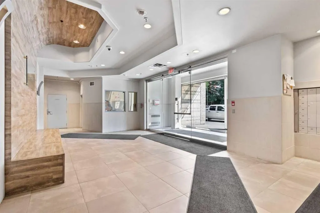 683 10 Street SW, #1204