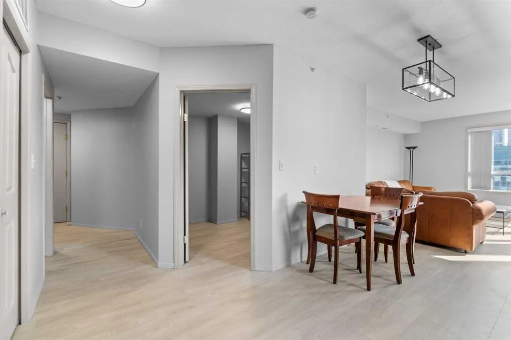 683 10 Street SW, #1204