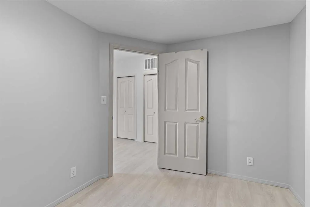 683 10 Street SW, #1204