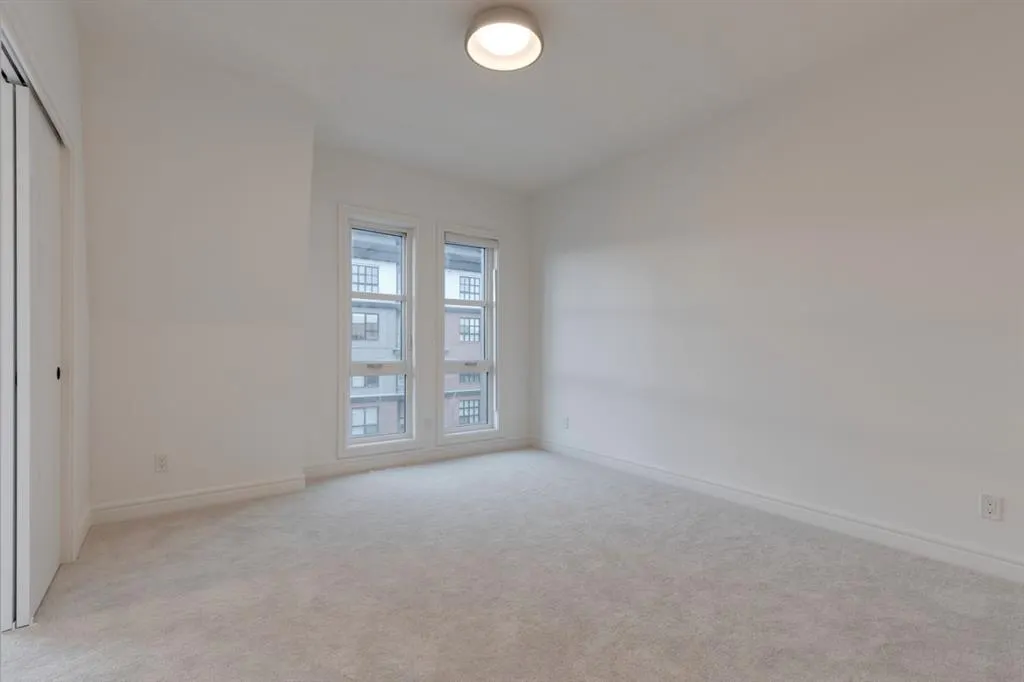 4270 Norford Avenue NW, #702