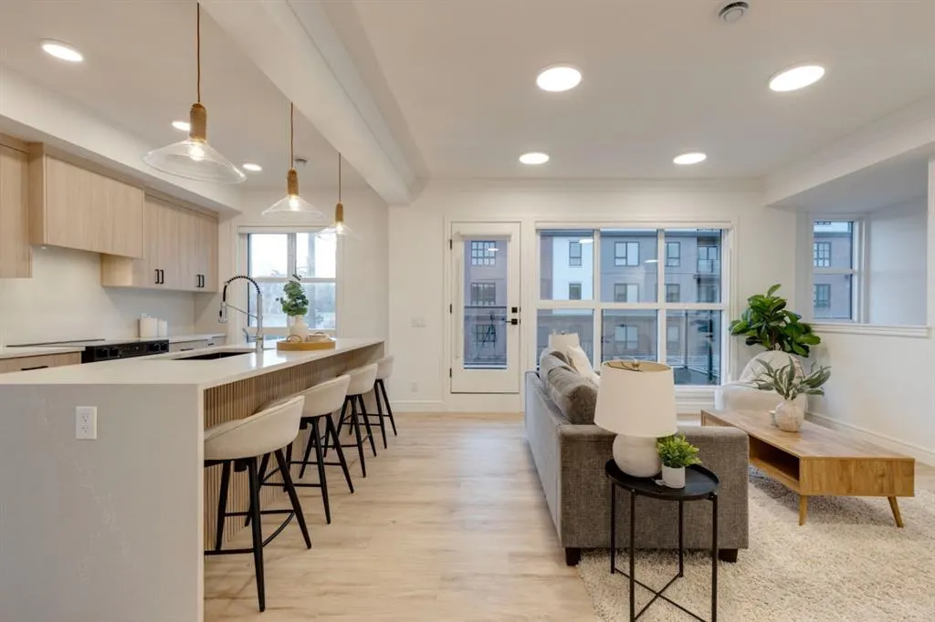 4270 Norford Avenue NW, #702