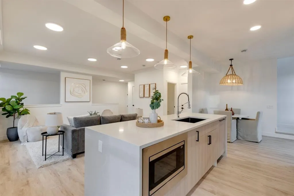 4270 Norford Avenue NW, #702