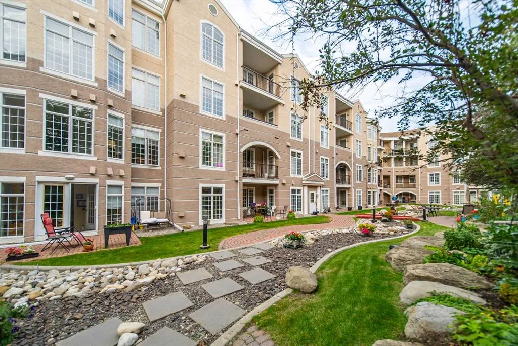 5201 Dalhousie Drive NW, #222