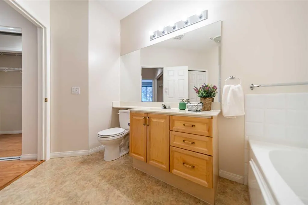 5201 Dalhousie Drive NW, #222