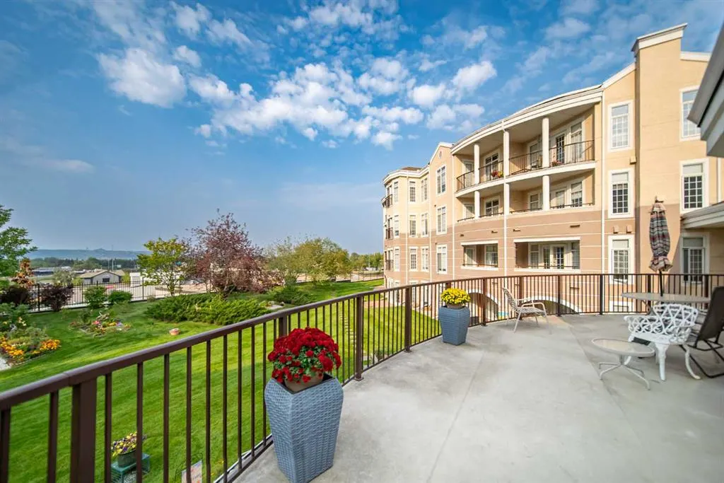 5201 Dalhousie Drive NW, #222