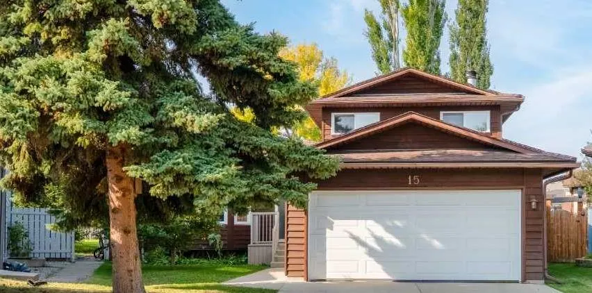15 Deer Bay SE