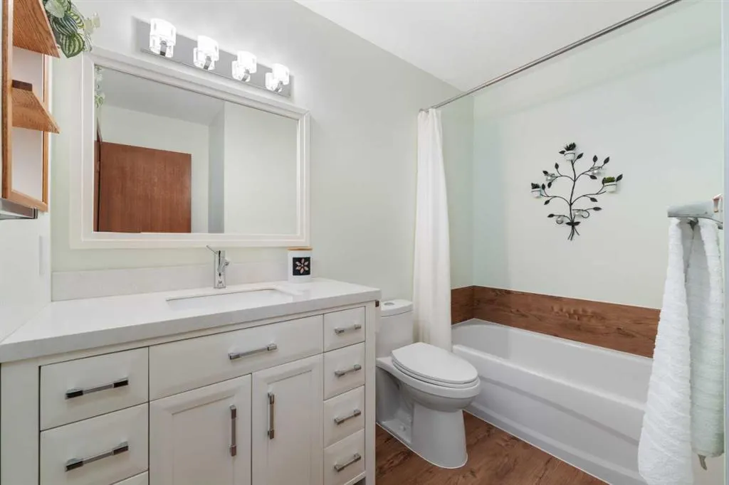 15 Deer Bay SE