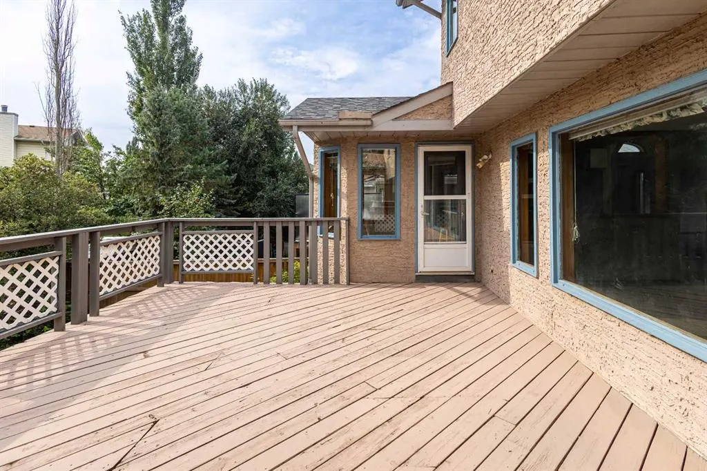 190 Riverside Circle SE