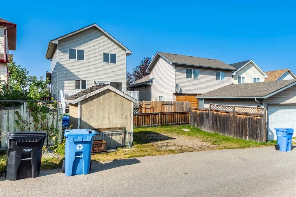 216 Hidden Hills Road NW