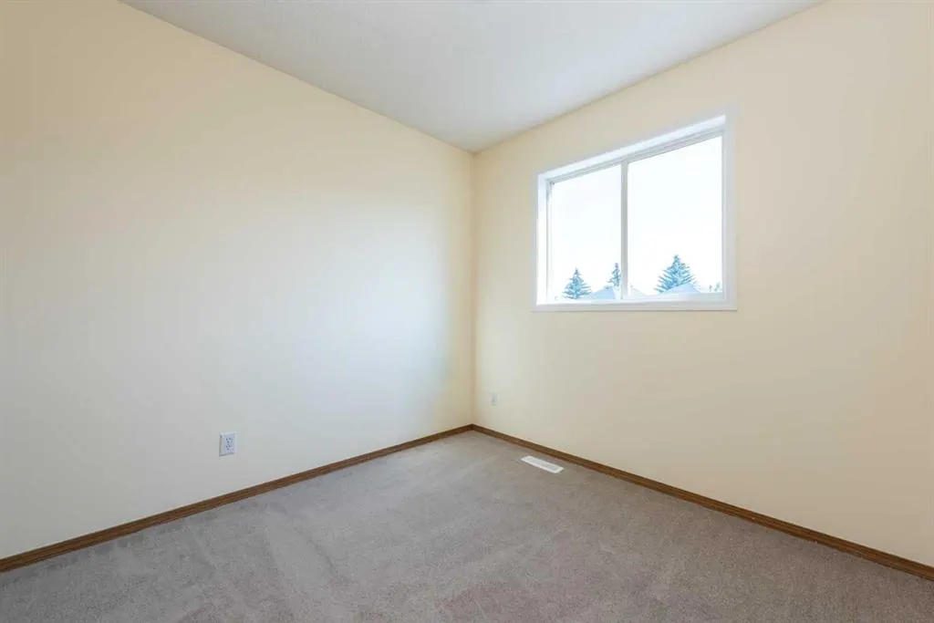 216 Hidden Hills Road NW
