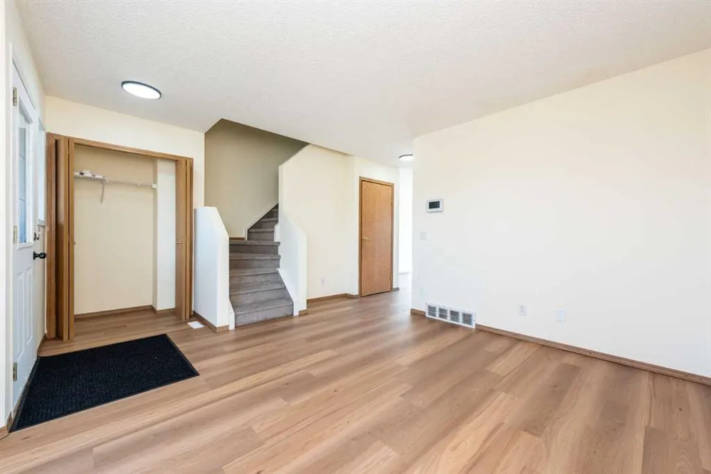 216 Hidden Hills Road NW