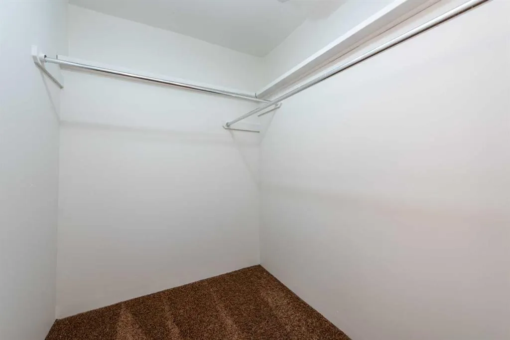 216 Hidden Hills Road NW