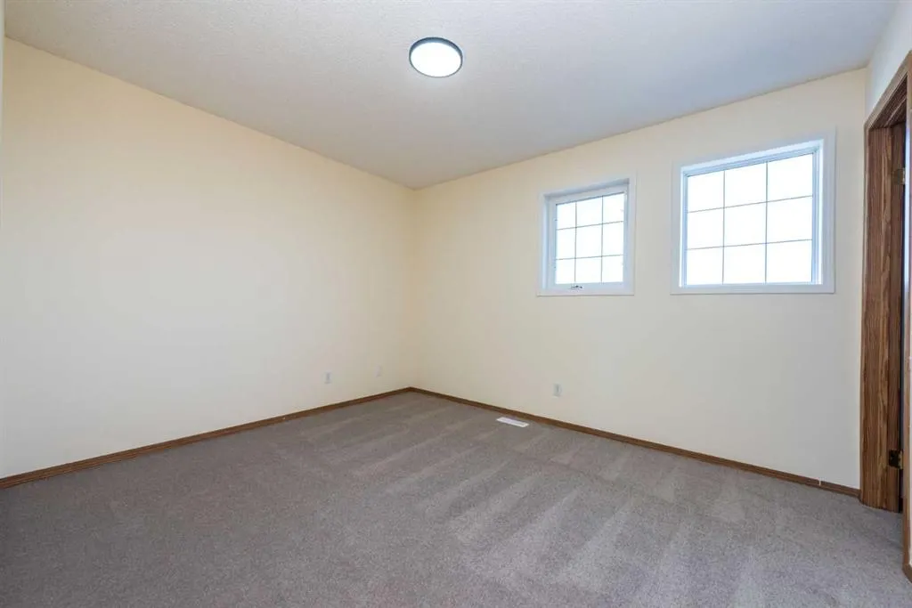 216 Hidden Hills Road NW