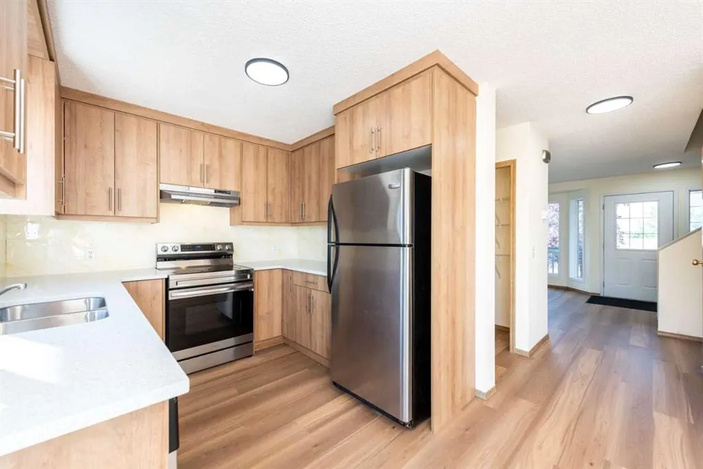 216 Hidden Hills Road NW