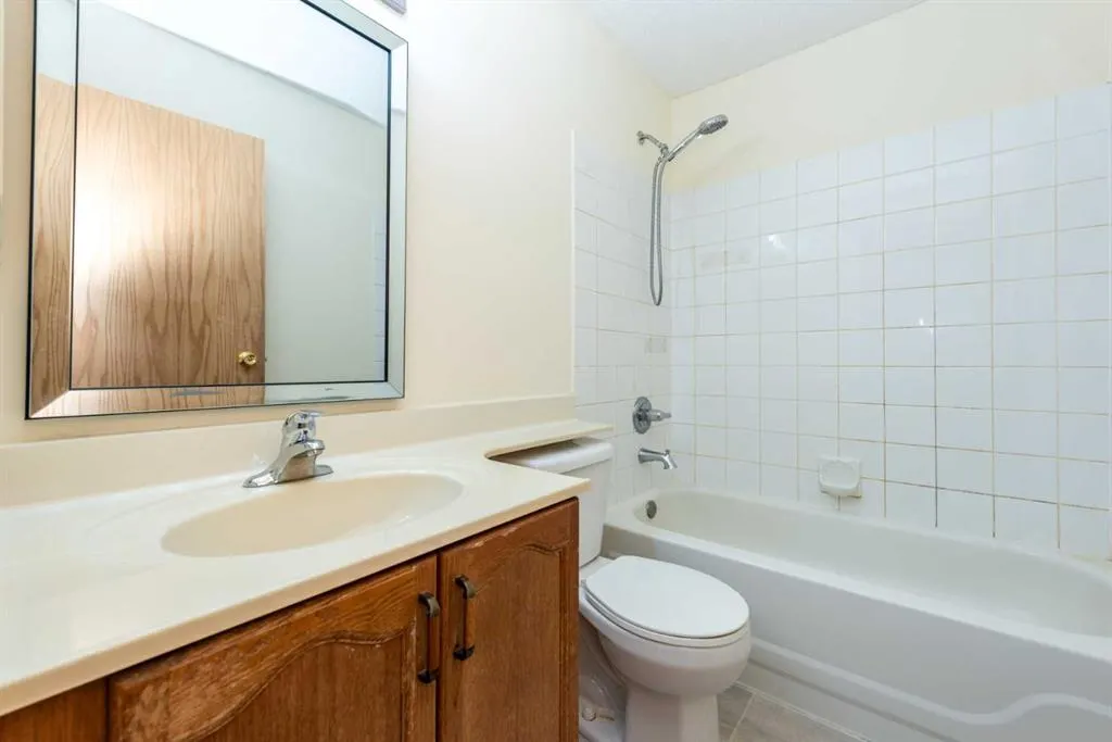 216 Hidden Hills Road NW