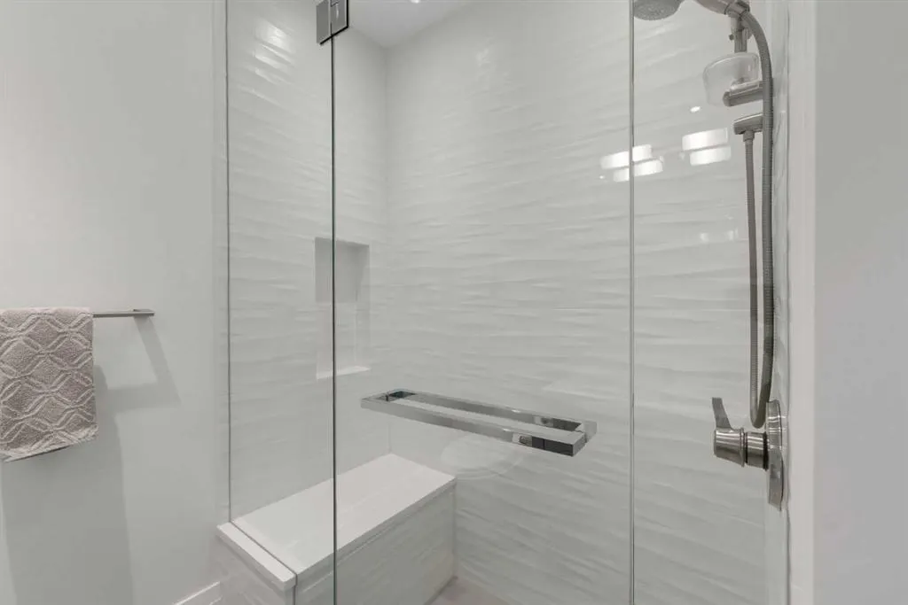 3030 17 Street SW, #302