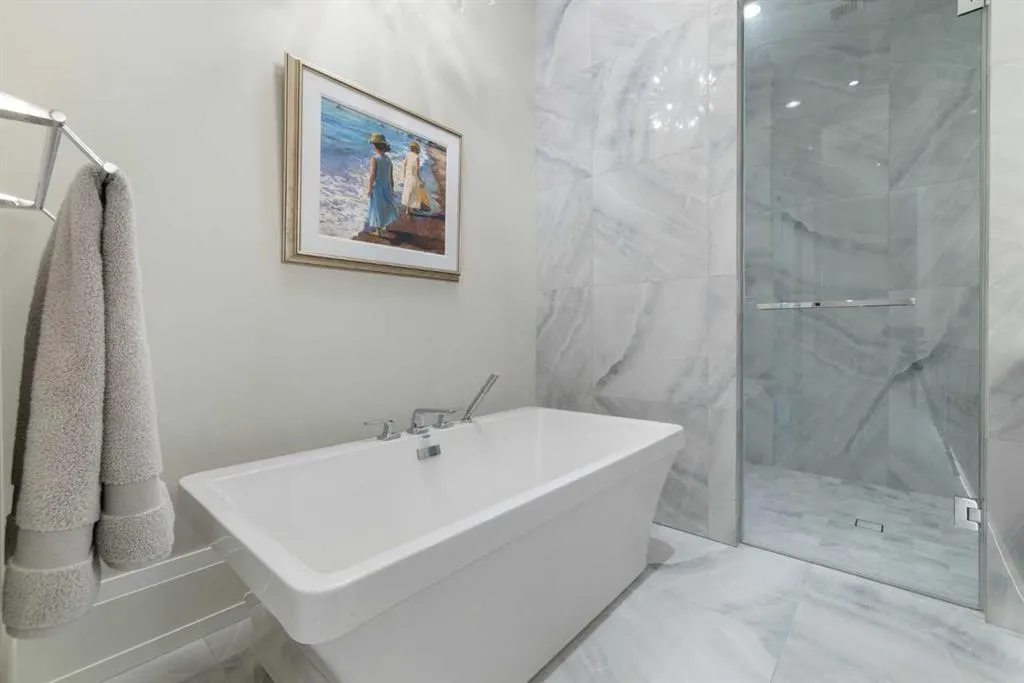 3030 17 Street SW, #302