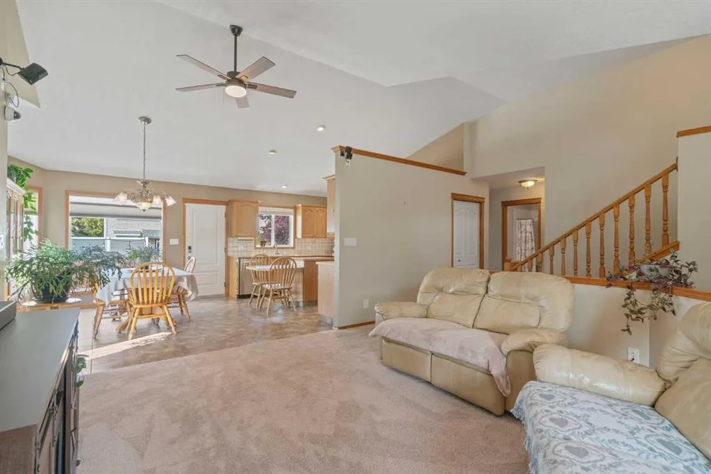 65 Canoe Circle SW