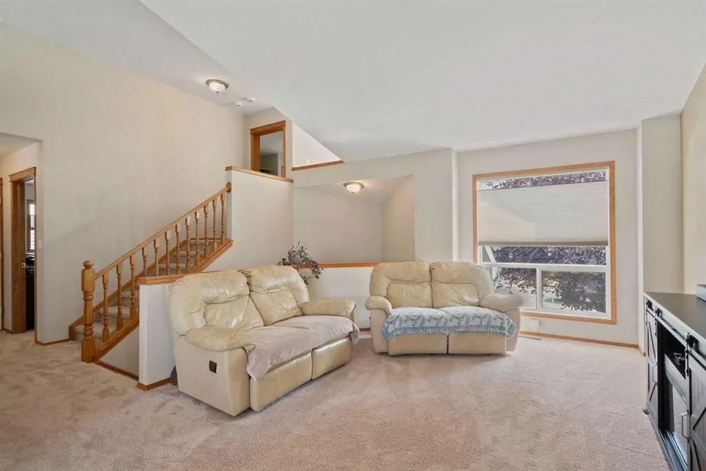 65 Canoe Circle SW