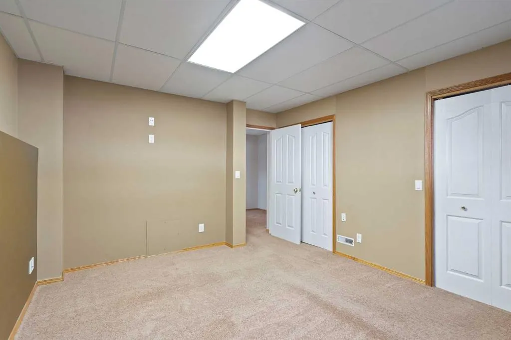 65 Canoe Circle SW