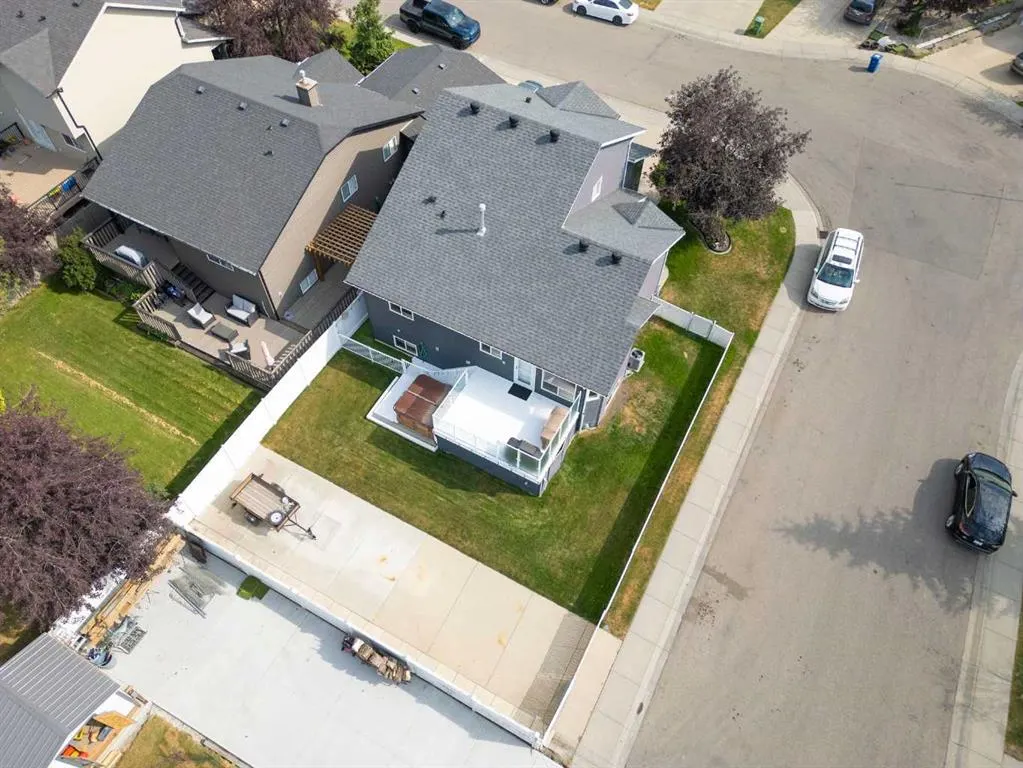 65 Canoe Circle SW