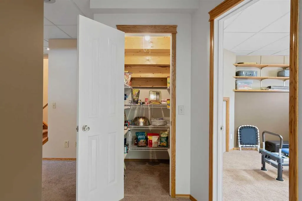65 Canoe Circle SW