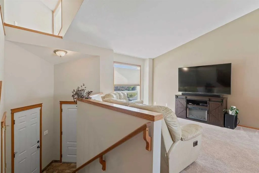 65 Canoe Circle SW