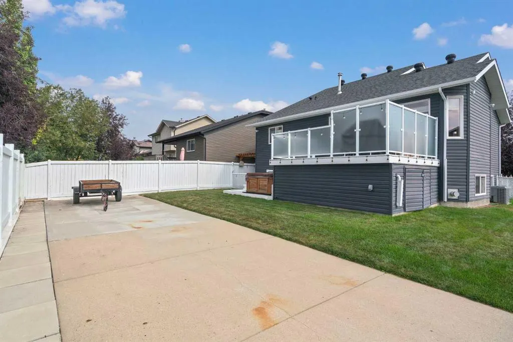 65 Canoe Circle SW