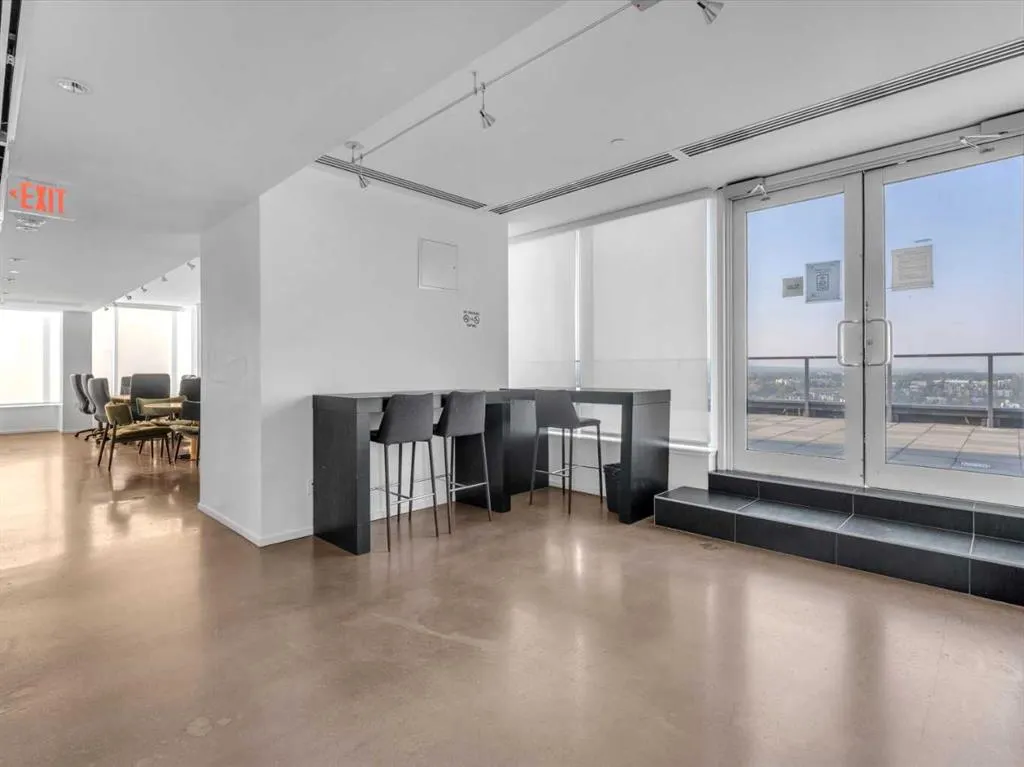 615 6 Avenue SE, #403