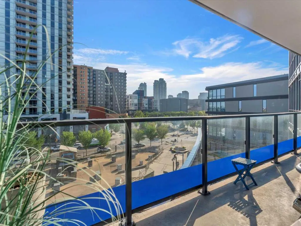 615 6 Avenue SE, #403