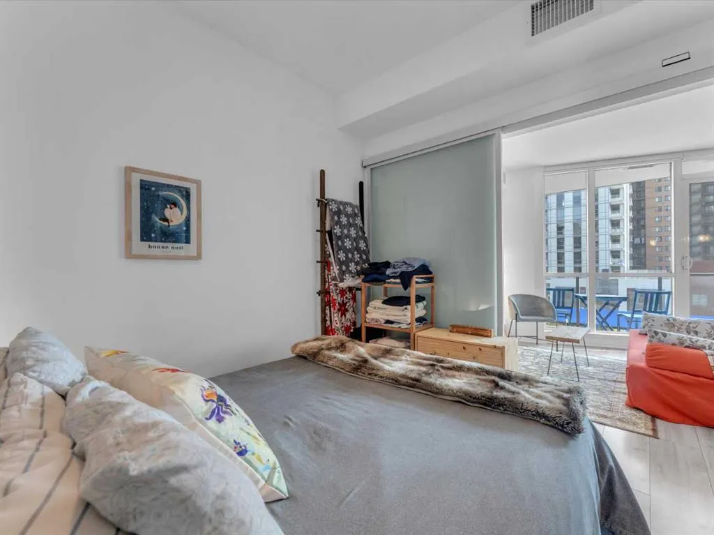 615 6 Avenue SE, #403