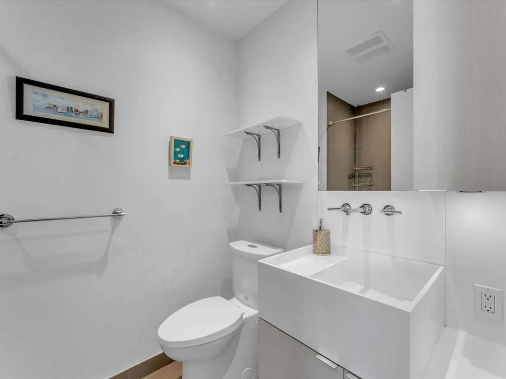 615 6 Avenue SE, #403