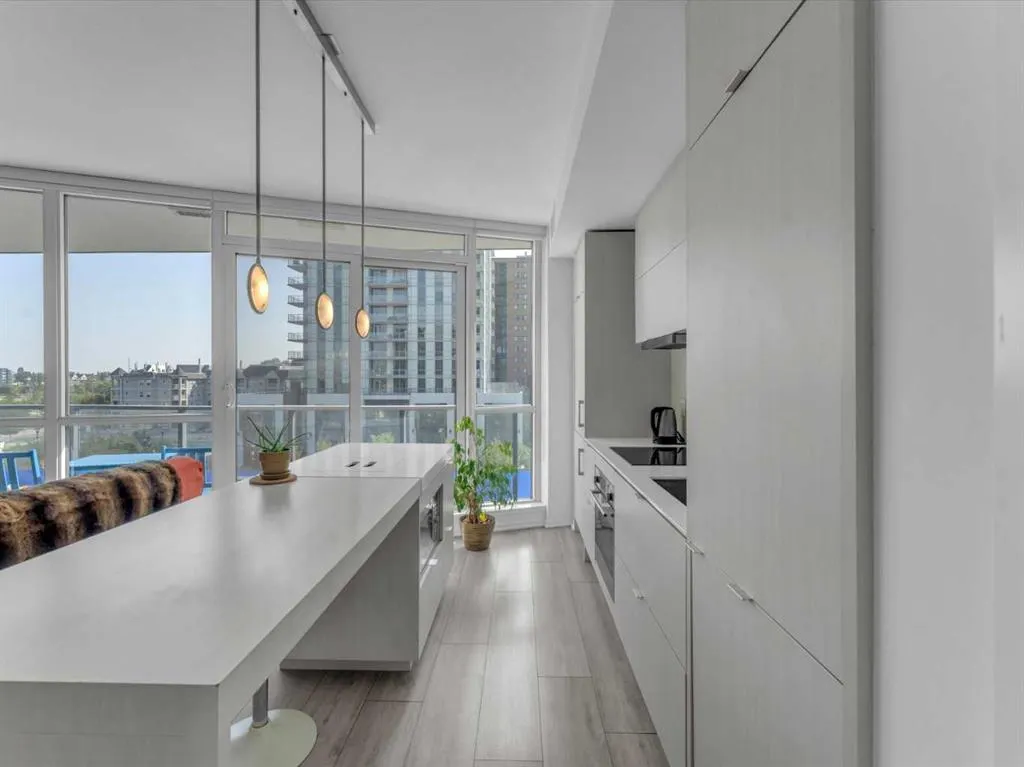 615 6 Avenue SE, #403
