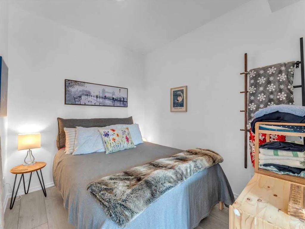 615 6 Avenue SE, #403